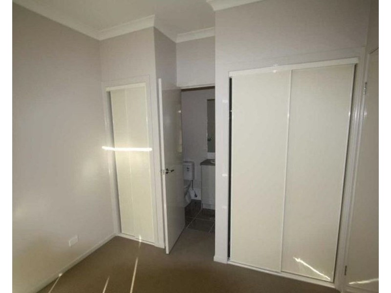 6 Erbin Lane, Augustine Heights QLD 4300