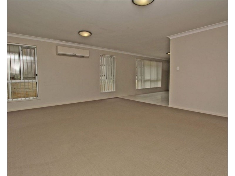 102 Valentine Circuit, Augustine Heights QLD 4300