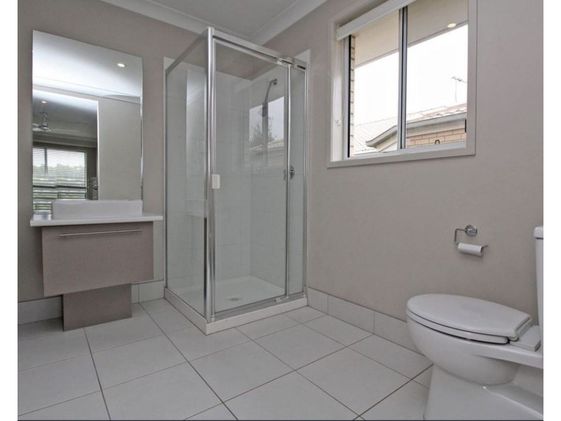 102 Valentine Circuit, Augustine Heights QLD 4300