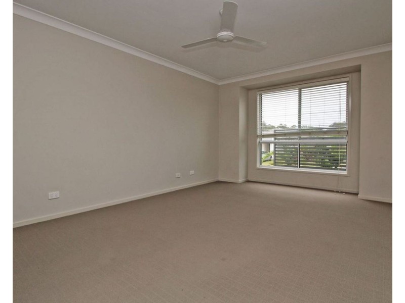 102 Valentine Circuit, Augustine Heights QLD 4300