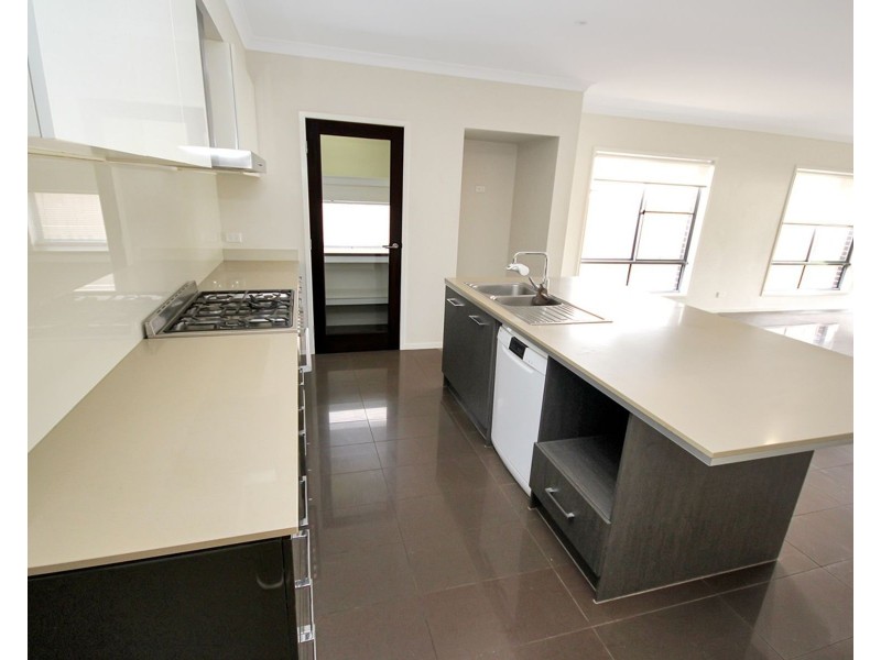 28 Poppy Crescent, Springfield Lakes QLD 4300