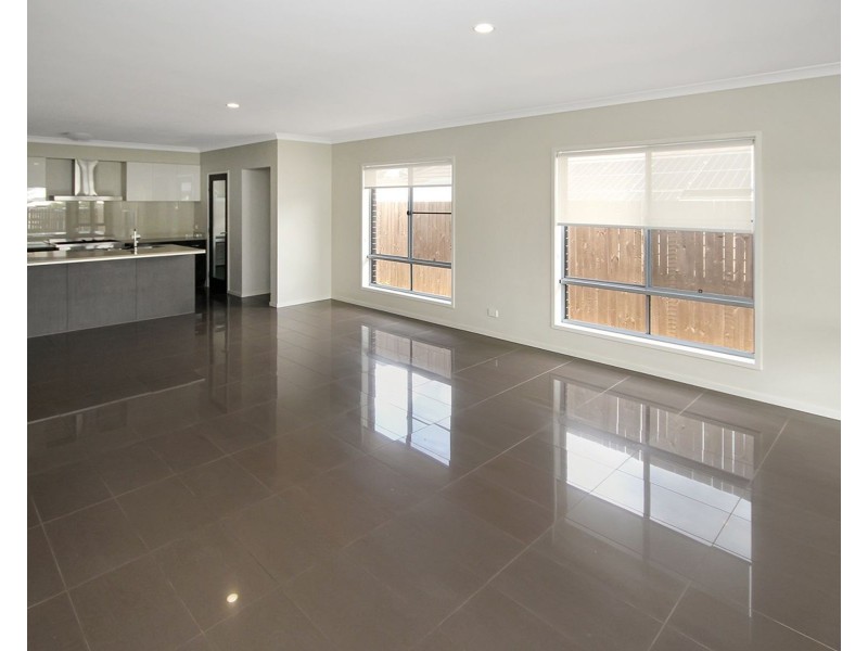 28 Poppy Crescent, Springfield Lakes QLD 4300