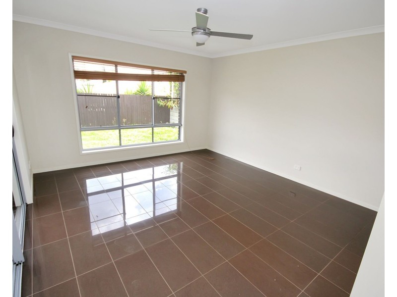 28 Poppy Crescent, Springfield Lakes QLD 4300