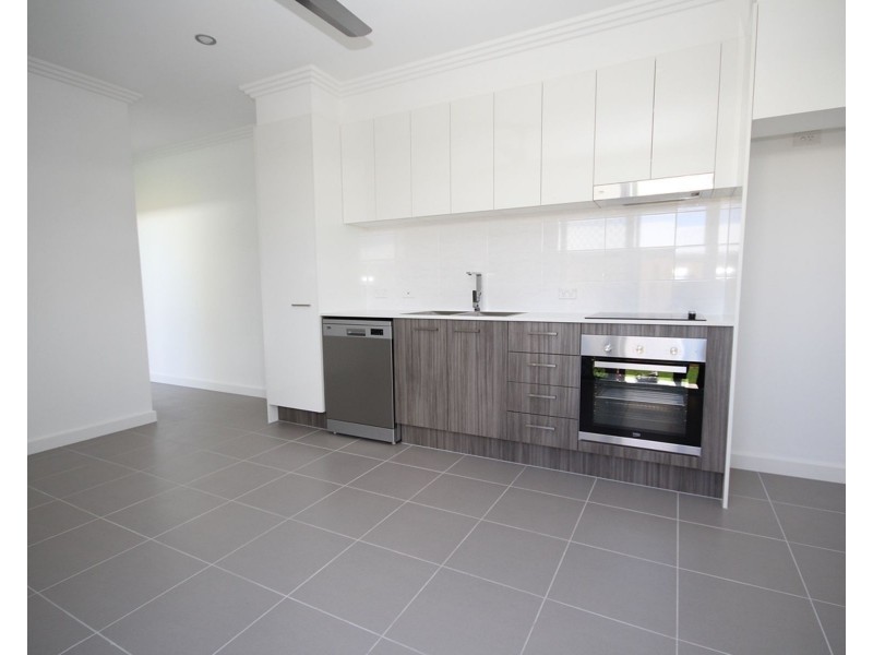 1/8 Chandon Court, Hillcrest QLD 4118