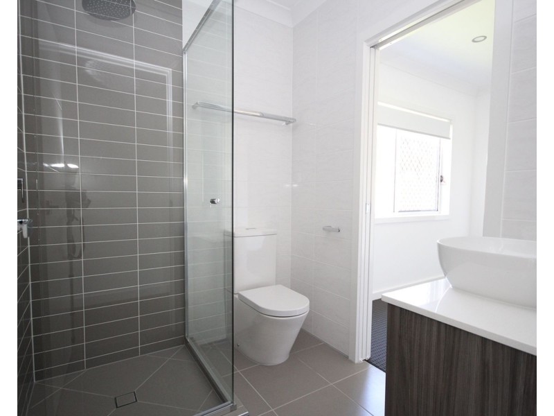 1/8 Chandon Court, Hillcrest QLD 4118