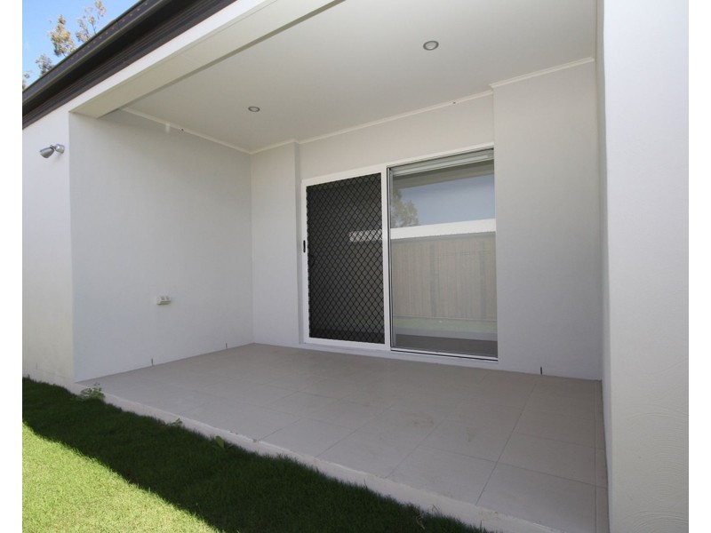 1/8 Chandon Court, Hillcrest QLD 4118