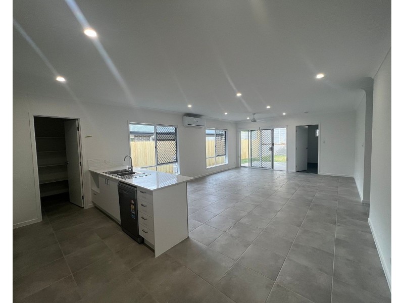 14 Palmview Street, Ripley QLD 4306