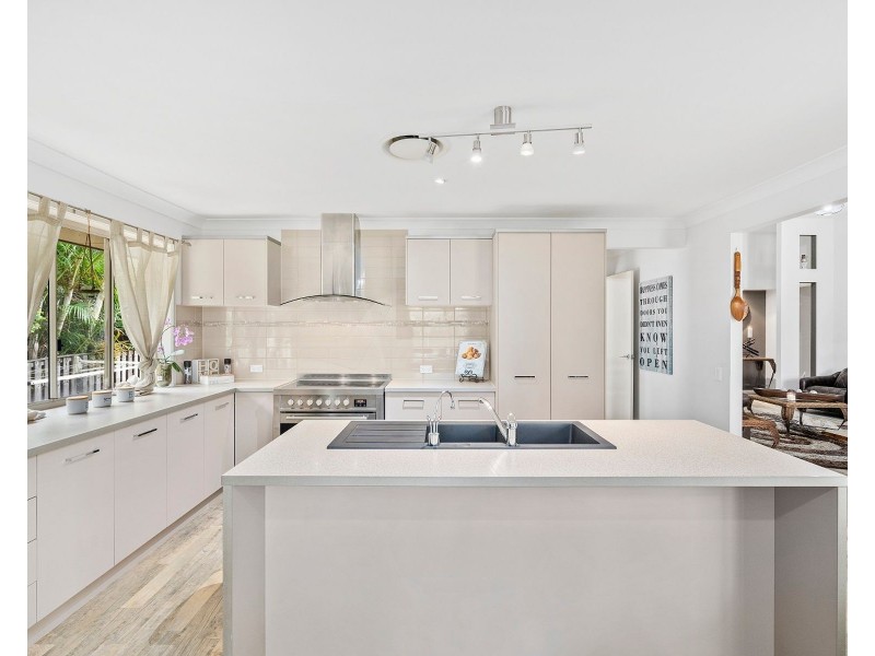 11 Wattletree Court, Brookwater QLD 4300