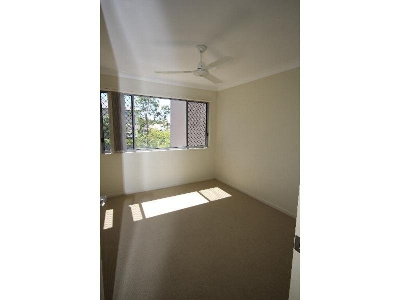 15 Creekside Drive, Springfield Lakes QLD 4300