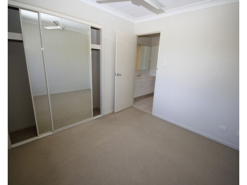 15 Creekside Drive, Springfield Lakes QLD 4300
