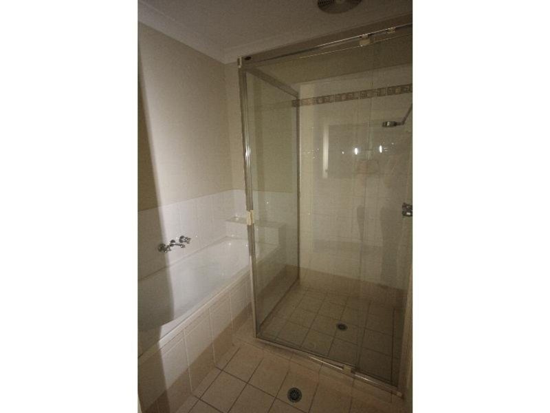 15 Creekside Drive, Springfield Lakes QLD 4300