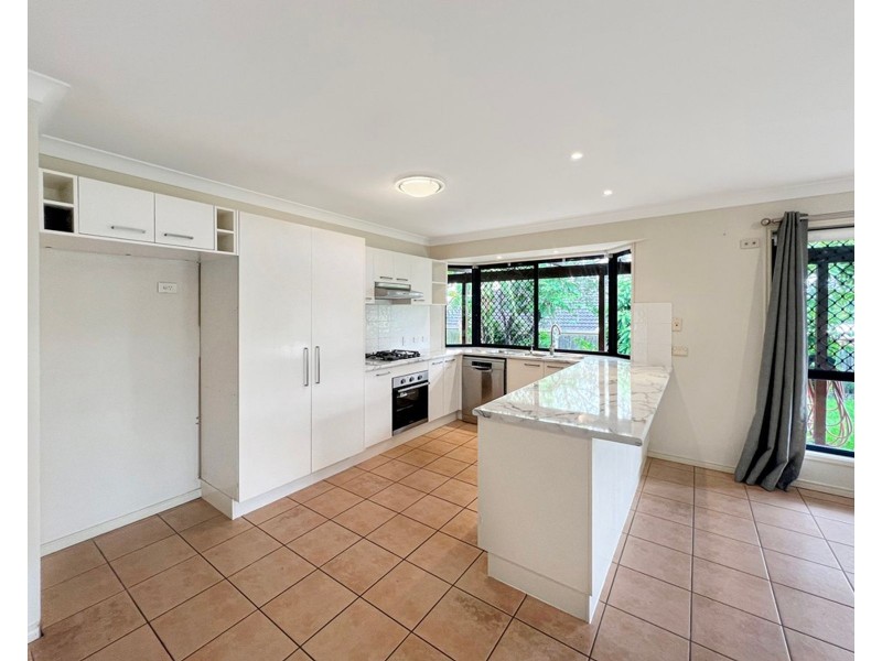 24 Vanessa Court, Camira QLD 4300