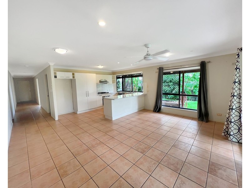 24 Vanessa Court, Camira QLD 4300