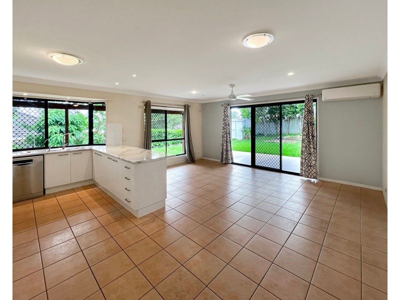 24 Vanessa Court, Camira QLD 4300
