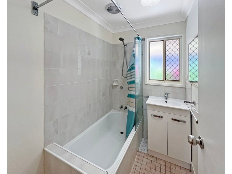 42 Whitlam Drive, Collingwood Park QLD 4301