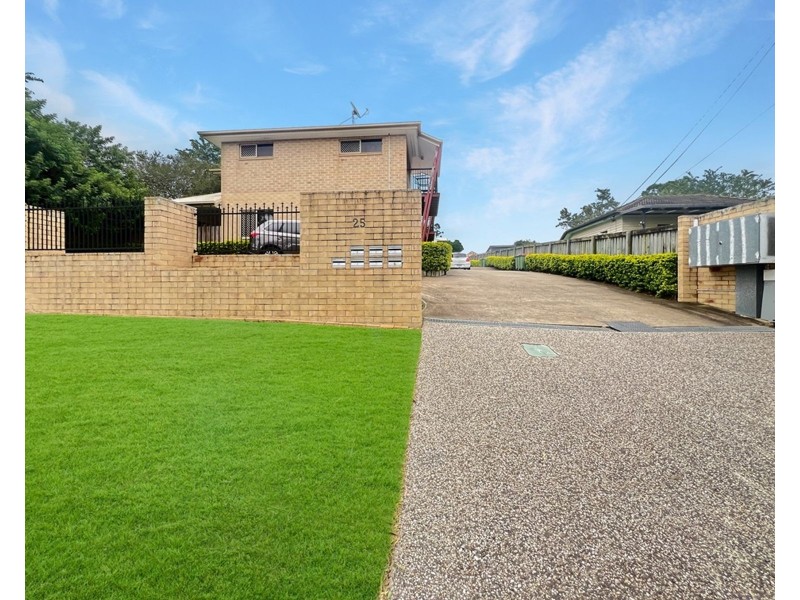 2/25 Law Street, Redbank QLD 4301