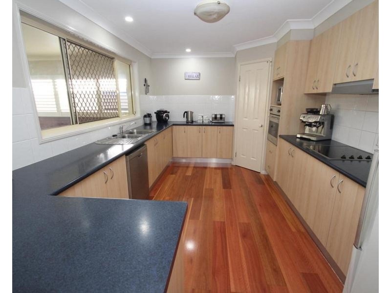 6 Dew Close, Springfield Lakes QLD 4300