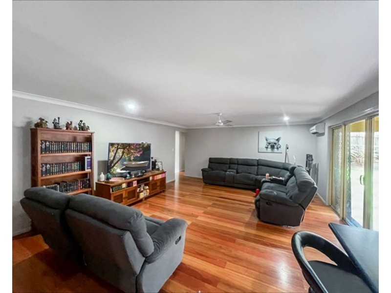 6 Dew Close, Springfield Lakes QLD 4300