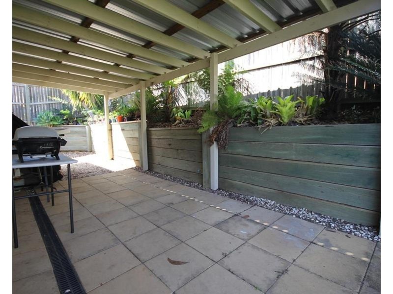 6 Dew Close, Springfield Lakes QLD 4300
