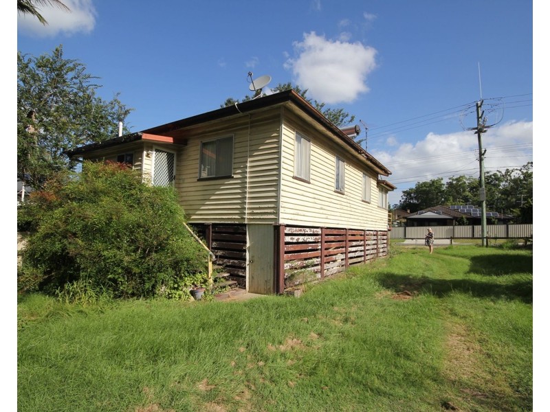 6 Addison Road, Camira QLD 4300