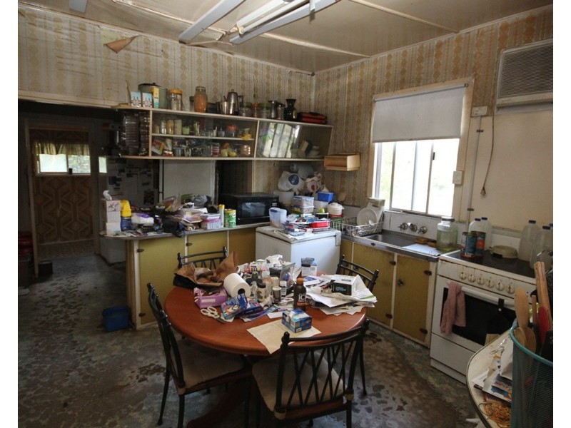 6 Addison Road, Camira QLD 4300