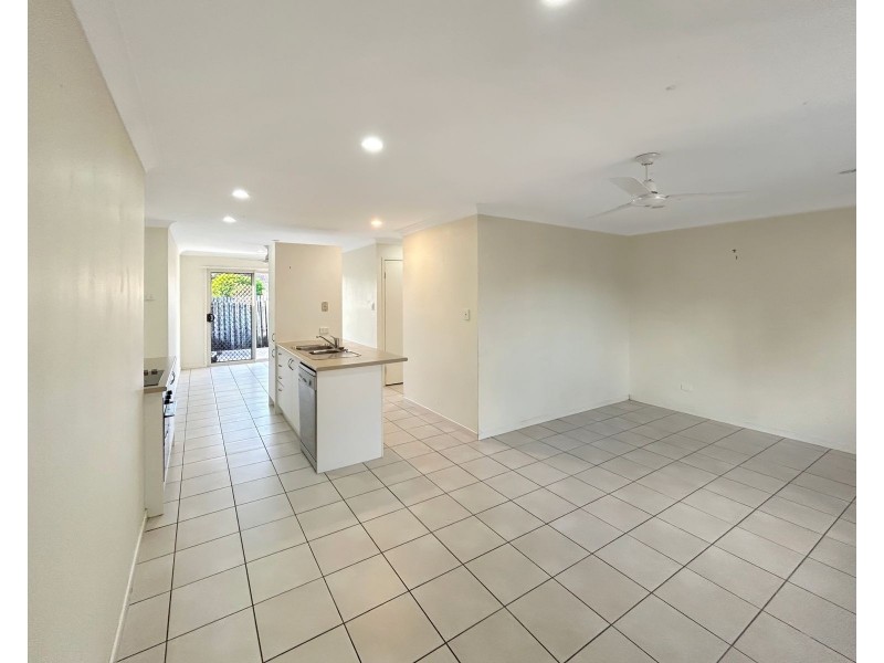 19/8 Rosegum Place, Redbank Plains QLD 4301