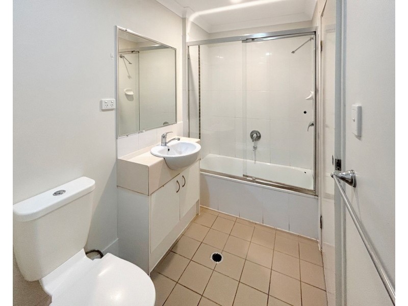 19/8 Rosegum Place, Redbank Plains QLD 4301