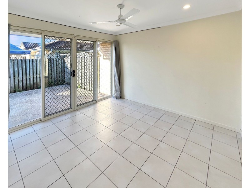 19/8 Rosegum Place, Redbank Plains QLD 4301