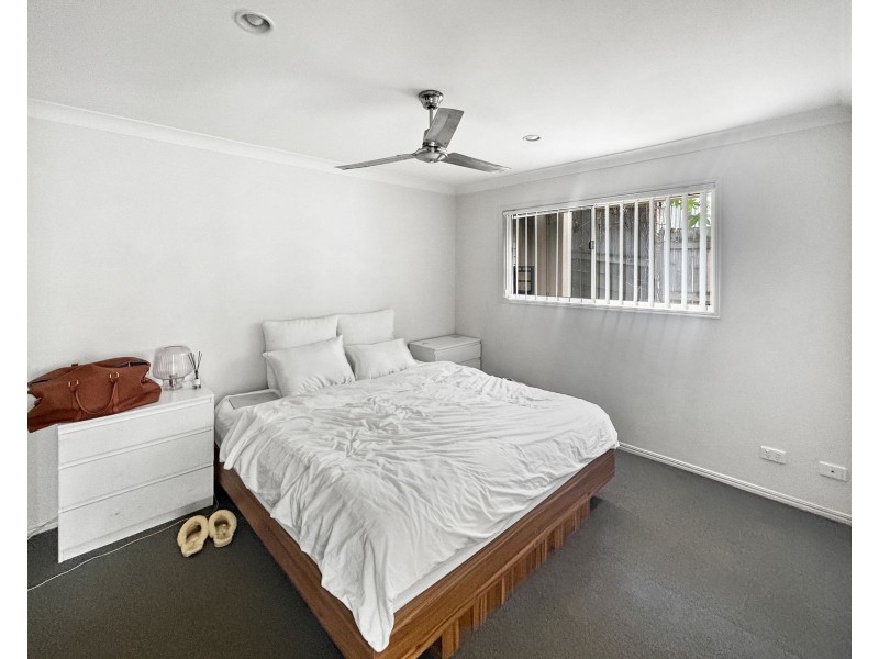 1 York Close, Oxley QLD 4075