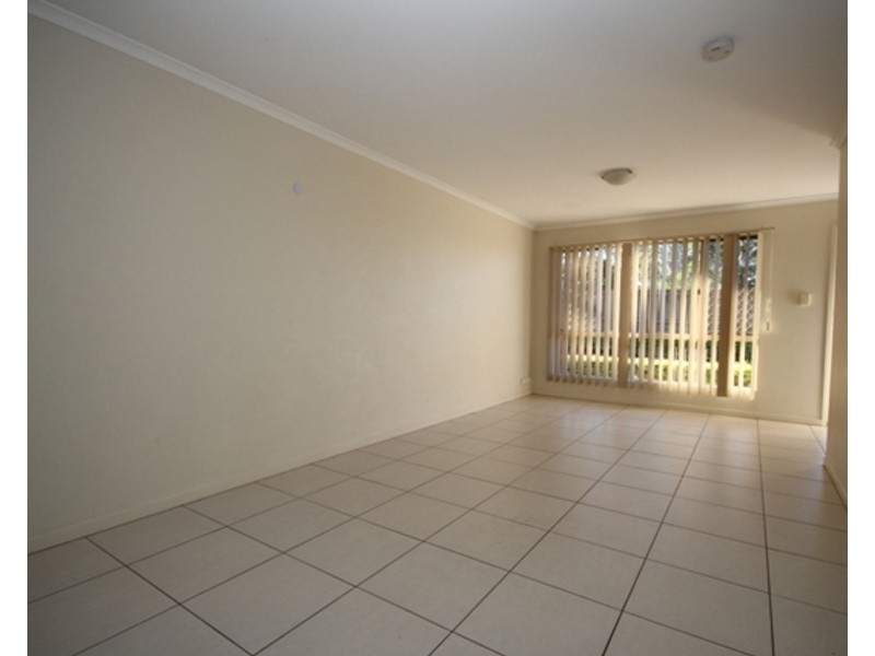 4/25 Law Street, Redbank QLD 4301