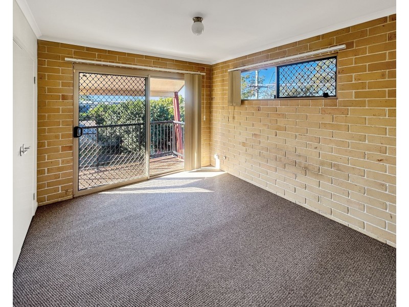 1/25 Law Street, Redbank QLD 4301