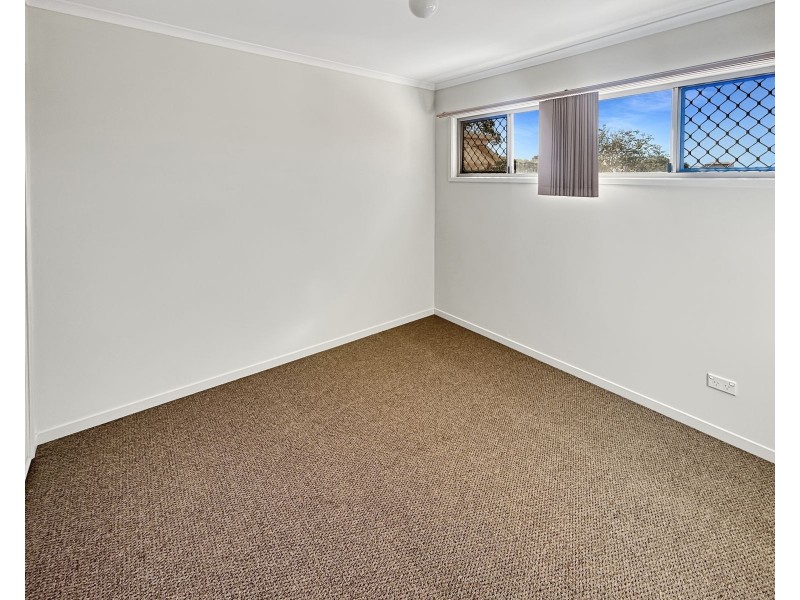 1/25 Law Street, Redbank QLD 4301