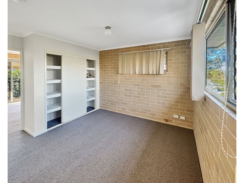1/25 Law Street, Redbank QLD 4301