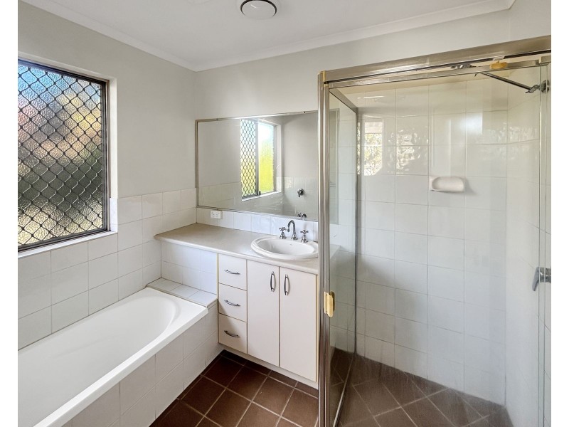 1/25 Law Street, Redbank QLD 4301
