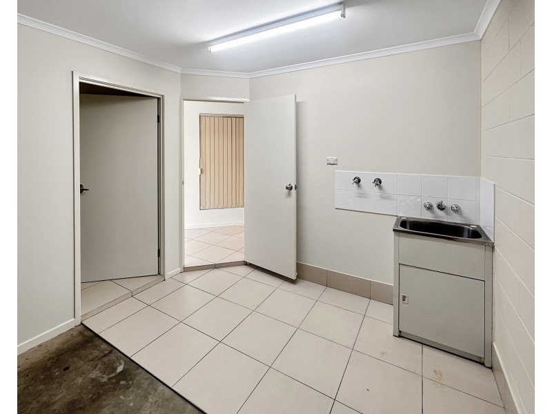 1/25 Law Street, Redbank QLD 4301