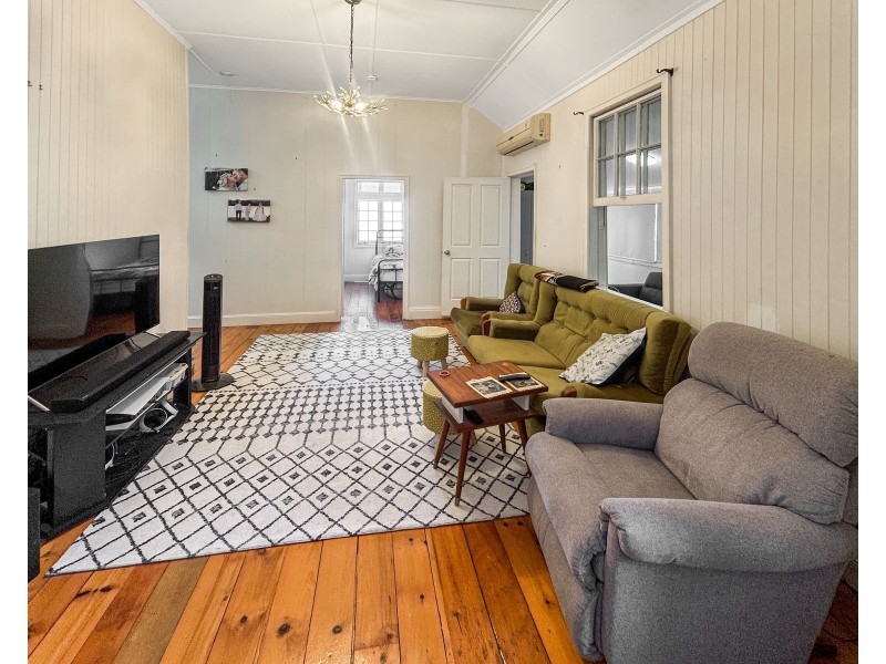 18 Arthur Street, Woodend QLD 4305