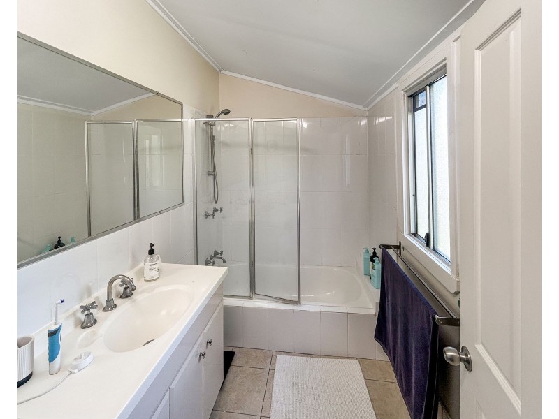 18 Arthur Street, Woodend QLD 4305