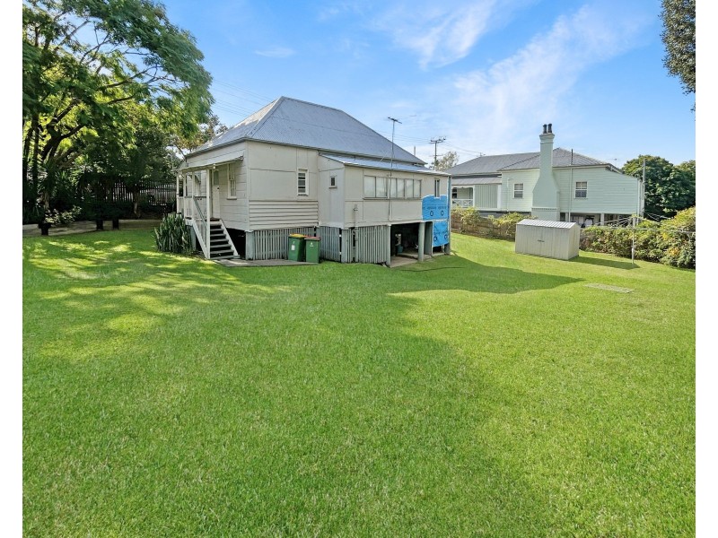 18 Arthur Street, Woodend QLD 4305