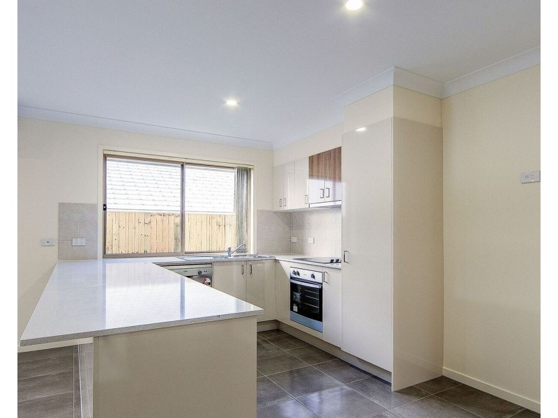 19 Wright Crescent, Flinders View QLD 4305