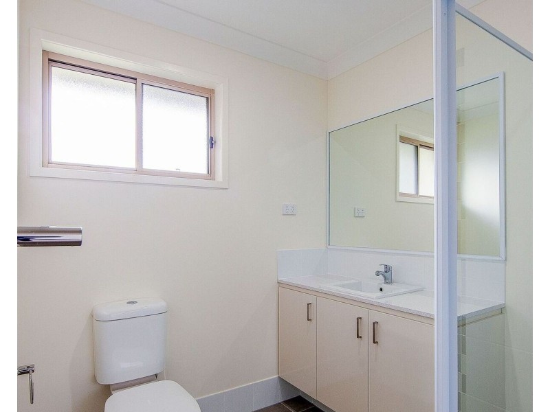 19 Wright Crescent, Flinders View QLD 4305