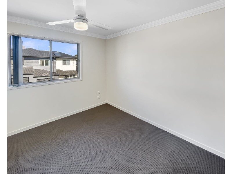 33/266 Henty Drive, Redbank Plains QLD 4301