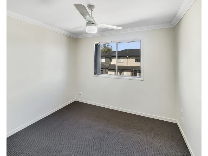 33/266 Henty Drive, Redbank Plains QLD 4301