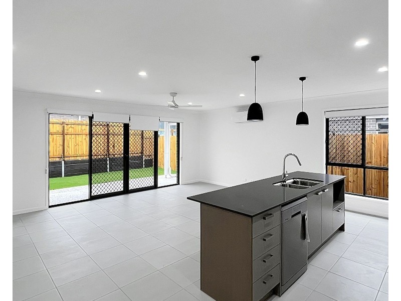 28 Macintyre Street, South Ripley QLD 4306