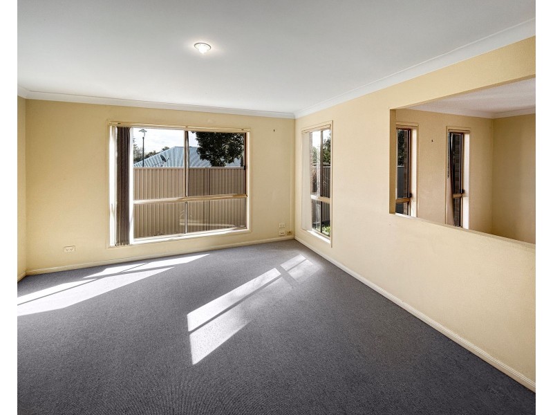 1 Eve Court, Springfield Lakes QLD 4300