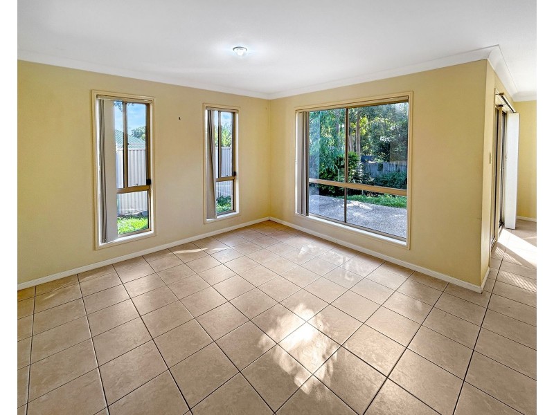 1 Eve Court, Springfield Lakes QLD 4300