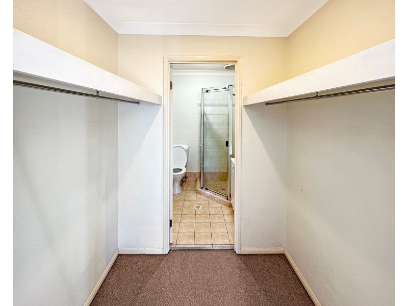 1 Eve Court, Springfield Lakes QLD 4300