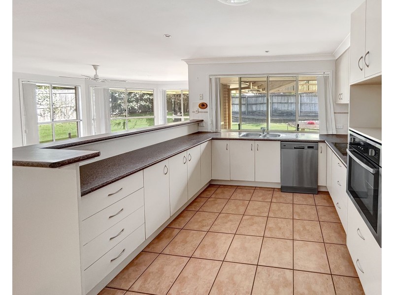 2 Ripponlea Court, Forest Lake QLD 4078