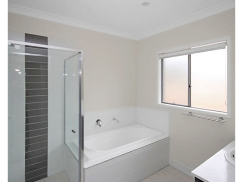 45 Cooper Way, Spring Mountain QLD 4124