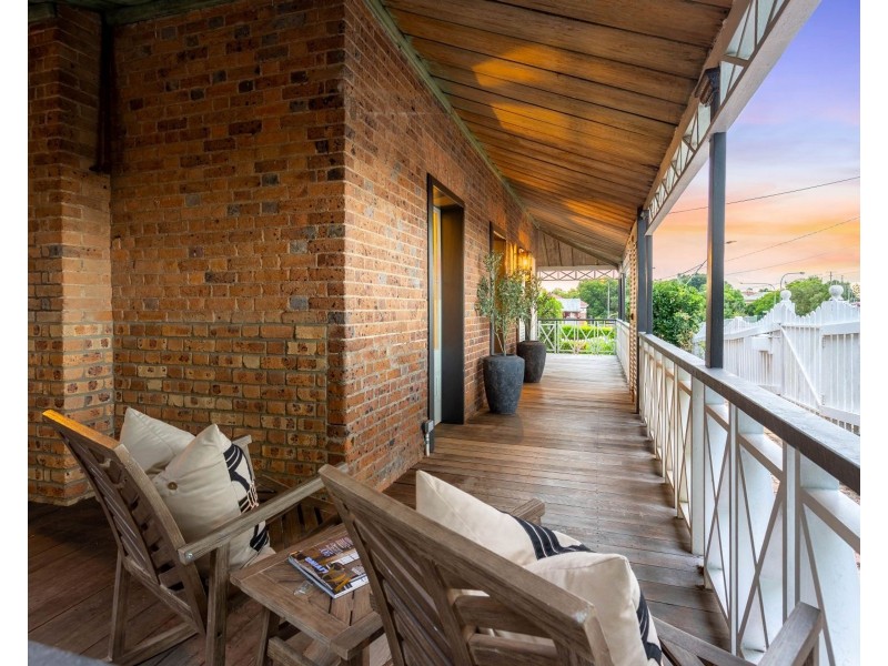6 Burnett Street, Ipswich QLD 4305