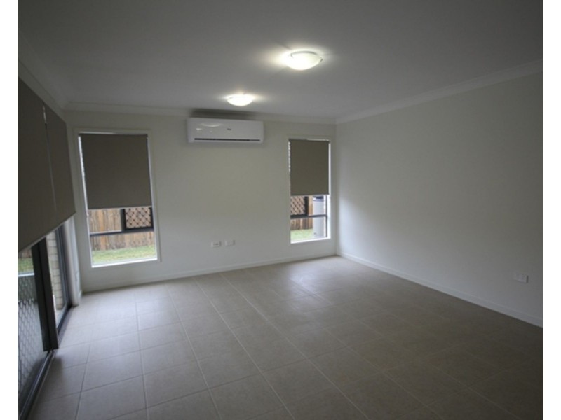 31 Woodline Drive, Spring Mountain QLD 4124